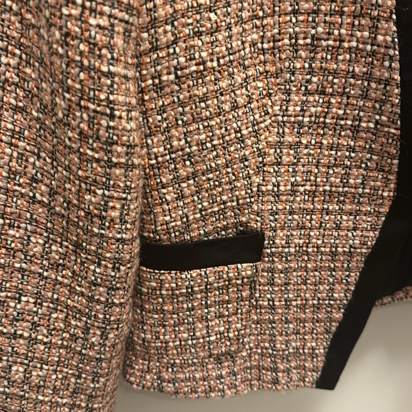 H&M tweed look blazer. Fitted and very flattering. Size 8 or medium. - Picture 3 of 3